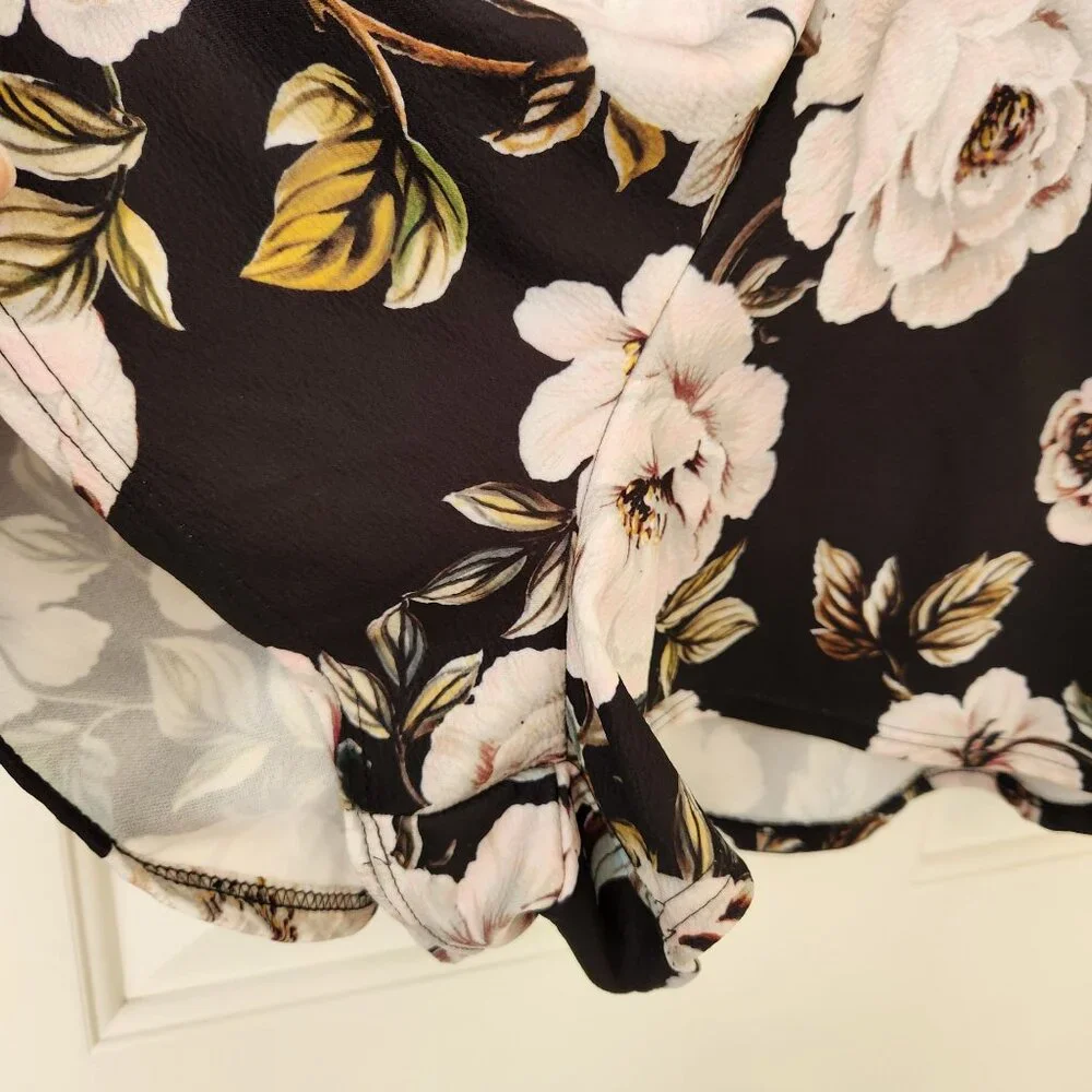Missguided Cap Sleeve Dark Floral Playsuit Black Summer Romantic Feminine Cute - Picture 5 of 13